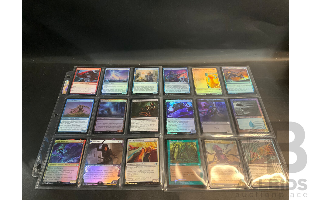 Magic: the Gathering Over 120 Foil Cards with 700 Loose Trading Cards