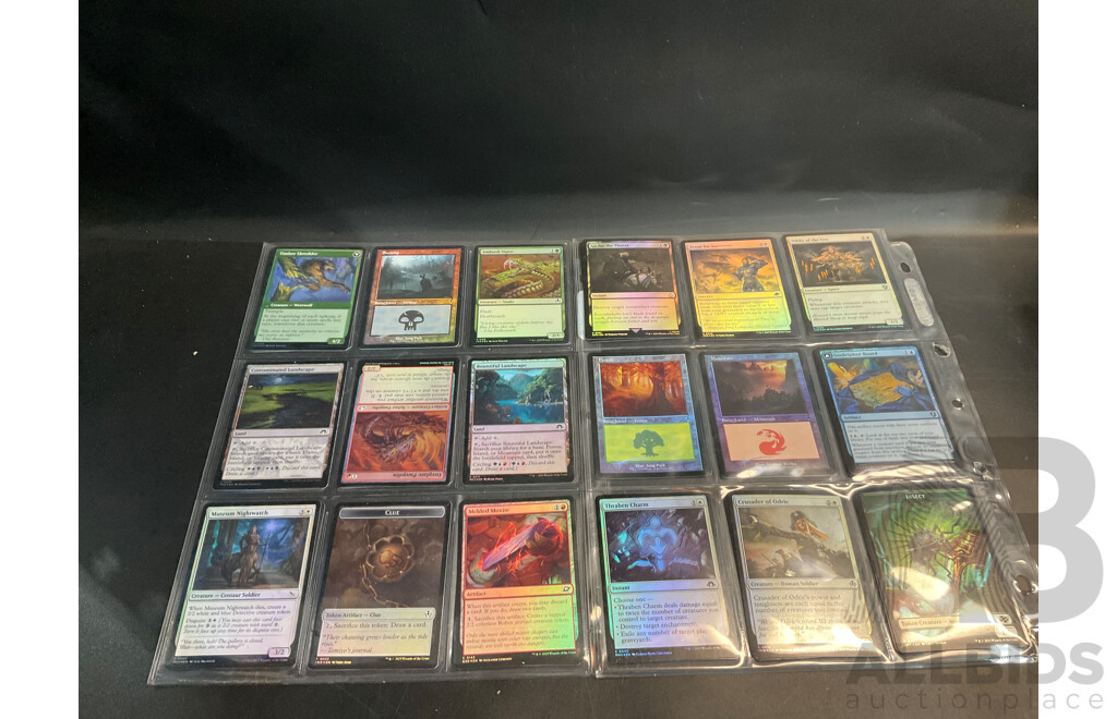 Magic: the Gathering Over 120 Foil Cards with 700 Loose Trading Cards
