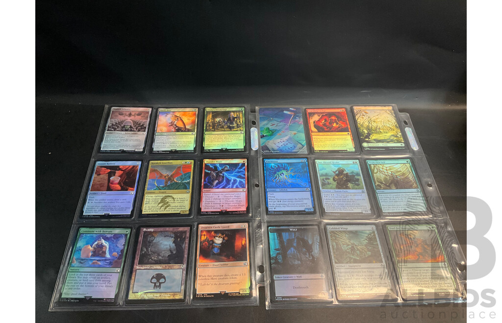 Magic: the Gathering Over 120 Foil Cards with 700 Loose Trading Cards