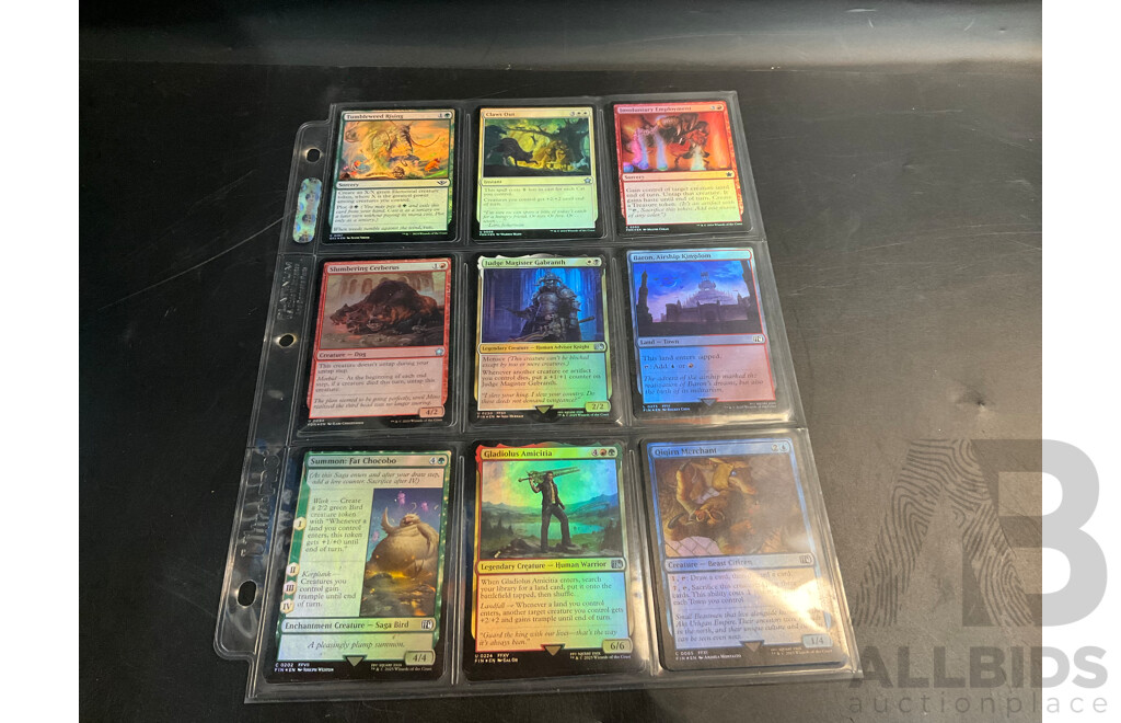 Magic: the Gathering Over 120 Foil Cards with 700 Loose Trading Cards