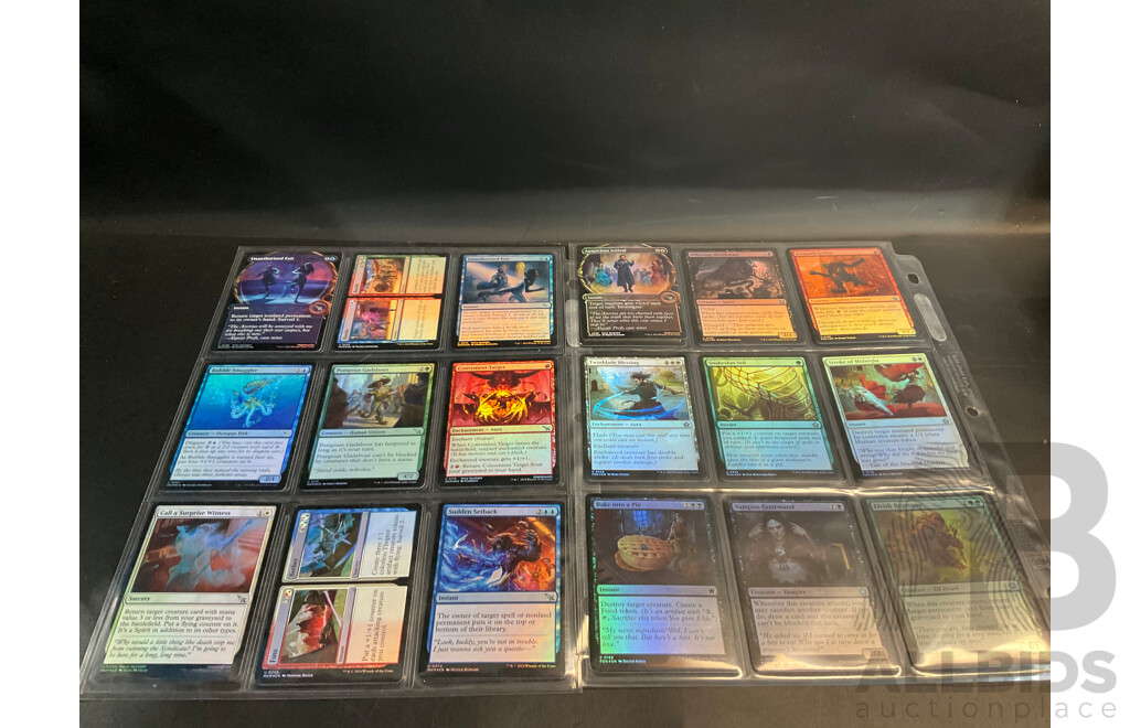 Magic: the Gathering Over 120 Foil Cards with 700 Loose Trading Cards
