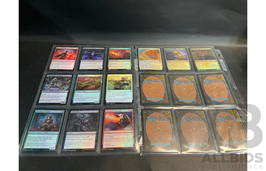 Magic: the Gathering Over 120 Foil Cards with 700 Loose Trading Cards
