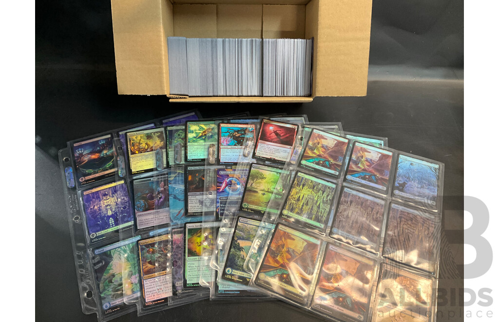 Magic: the Gathering Over 120 Foil Cards with 700 Loose Trading Cards