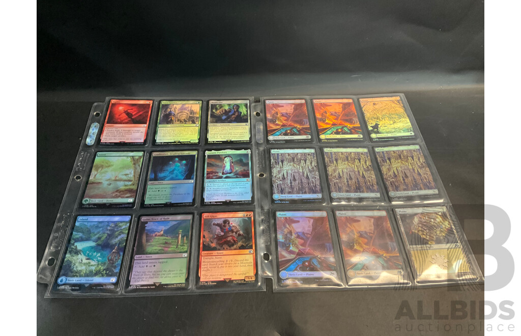Magic: the Gathering Over 120 Foil Cards with 700 Loose Trading Cards