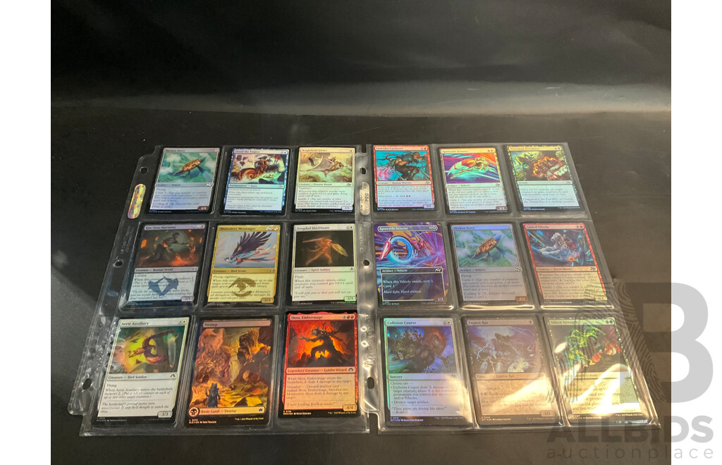 Magic: the Gathering Over 120 Foil Cards with 700 Loose Trading Cards
