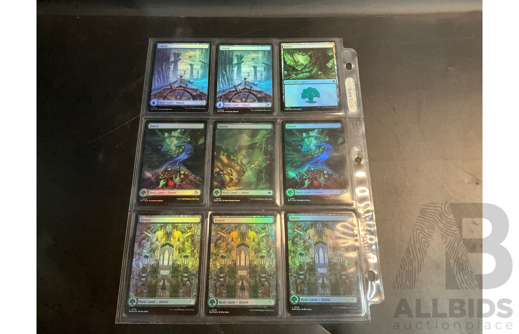 Magic: the Gathering Over 120 Foil Cards with 700 Loose Trading Cards