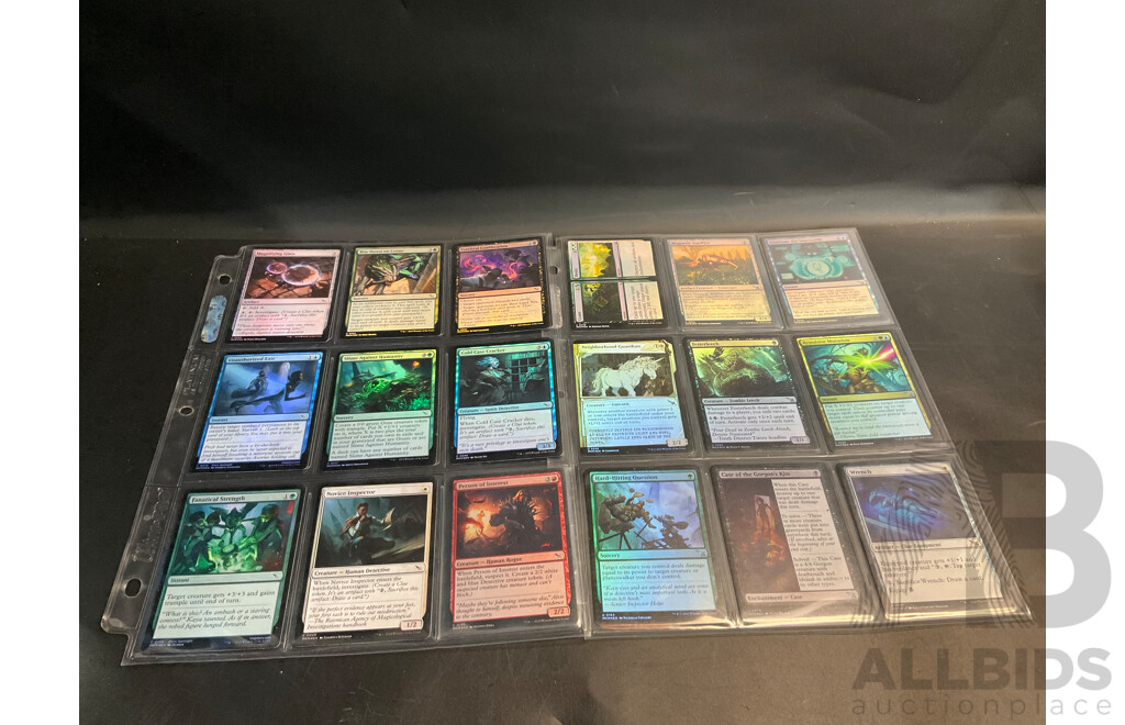 Magic: the Gathering Over 120 Foil Cards with 700 Loose Trading Cards