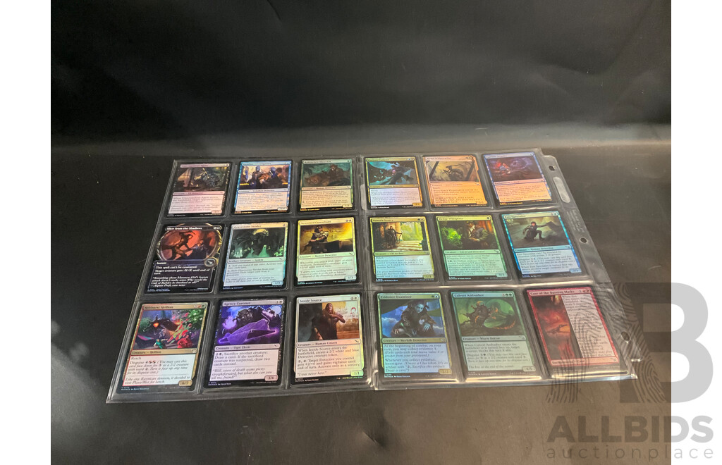 Magic: the Gathering Over 120 Foil Cards with 700 Loose Trading Cards