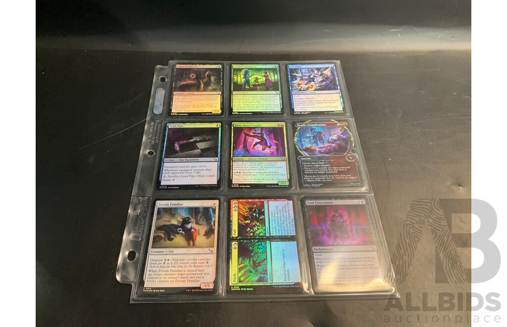 Magic: the Gathering Over 120 Foil Cards with 700 Loose Trading Cards