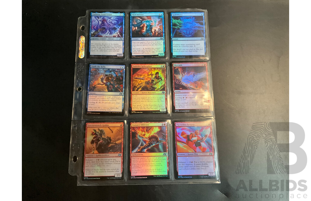 Magic: the Gathering Over 120 Foil Cards with 700 Loose Trading Cards