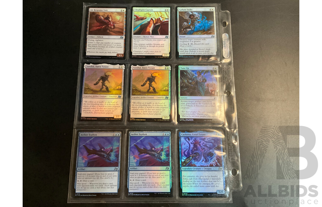 Magic: the Gathering Over 120 Foil Cards with 700 Loose Trading Cards