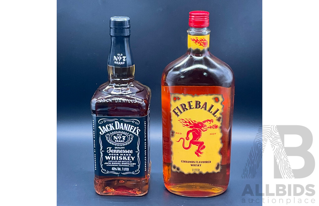 FIREBALL Whisky 1000ml, Jack Daniel's Whiskey 1000ml and 3x 3pack NB Socks - Lot of 5
