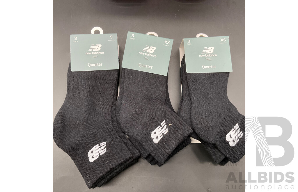 FIREBALL Whisky 1000ml, Jack Daniel's Whiskey 1000ml and 3x 3pack NB Socks - Lot of 5