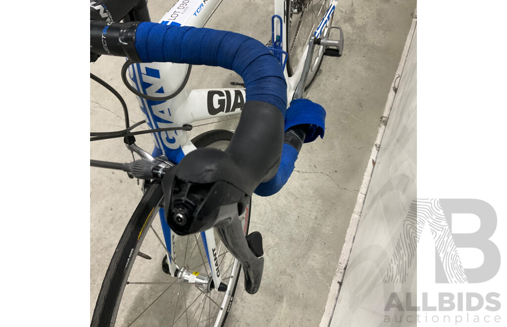 Giant TCR Advanced (53.5cm Frame) Bike - Blue & White