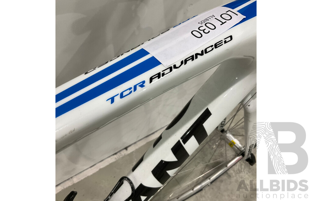 Giant TCR Advanced (53.5cm Frame) Bike - Blue & White