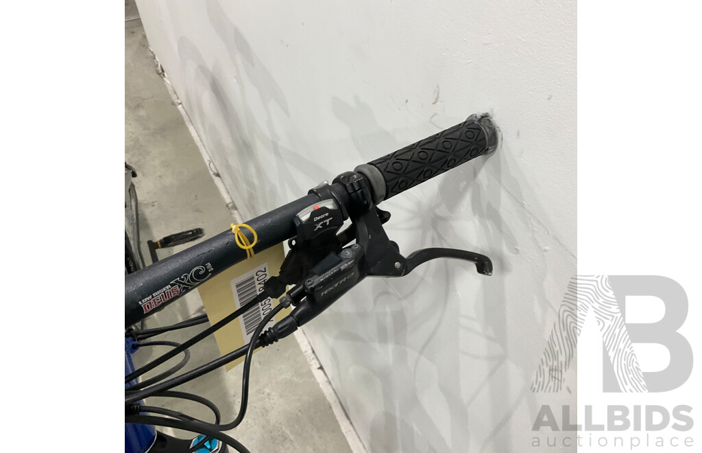 Giant Tarnce X1 Bike - Size 18''