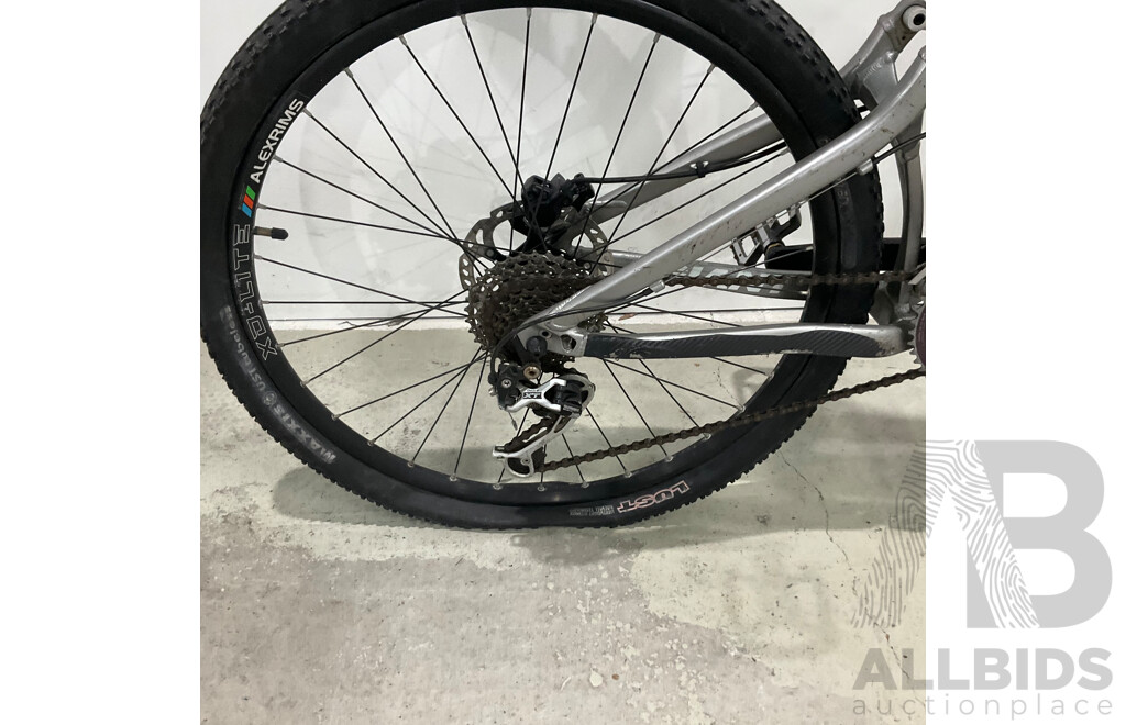 Giant Tarnce X1 Bike - Size 18''