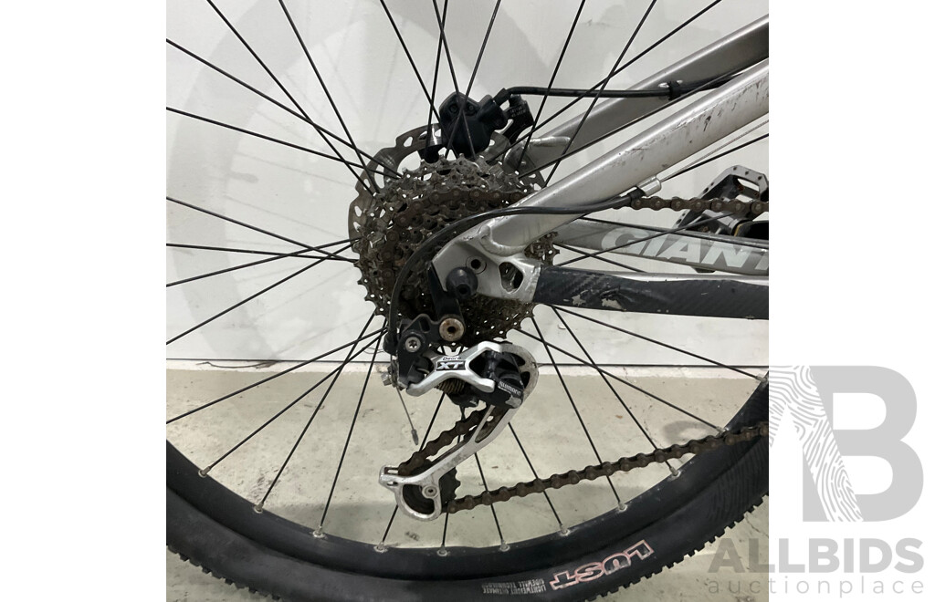 Giant Tarnce X1 Bike - Size 18''