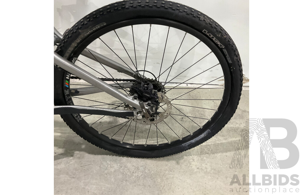 Giant Tarnce X1 Bike - Size 18''