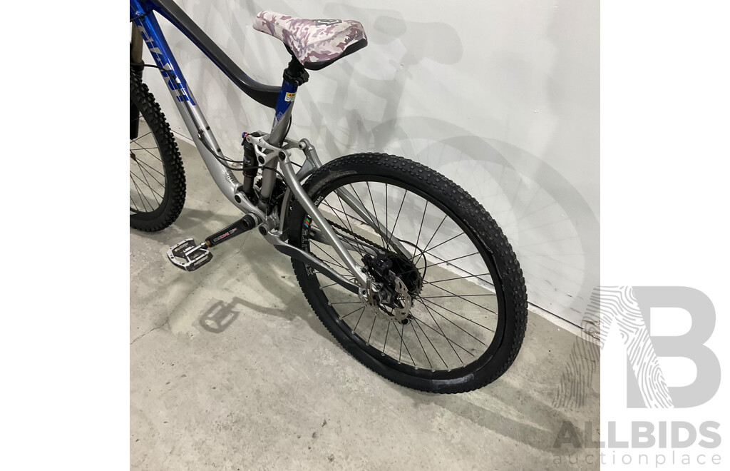 Giant Tarnce X1 Bike - Size 18''