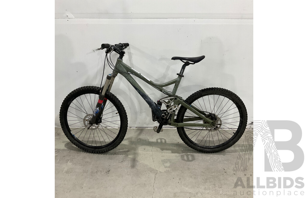 Giant ALUXX 6000 Series Bitted Tubing Bike