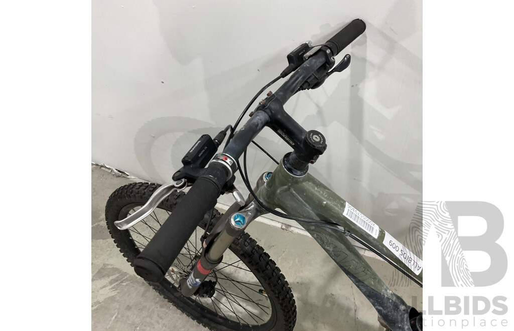 Giant ALUXX 6000 Series Bitted Tubing Bike