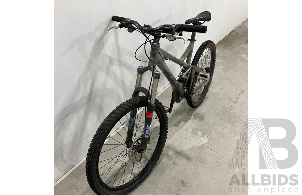 Giant ALUXX 6000 Series Bitted Tubing Bike