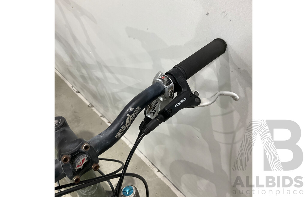 Giant ALUXX 6000 Series Bitted Tubing Bike