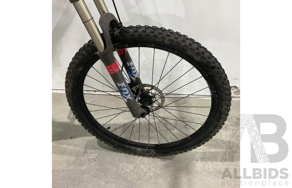 Giant ALUXX 6000 Series Bitted Tubing Bike