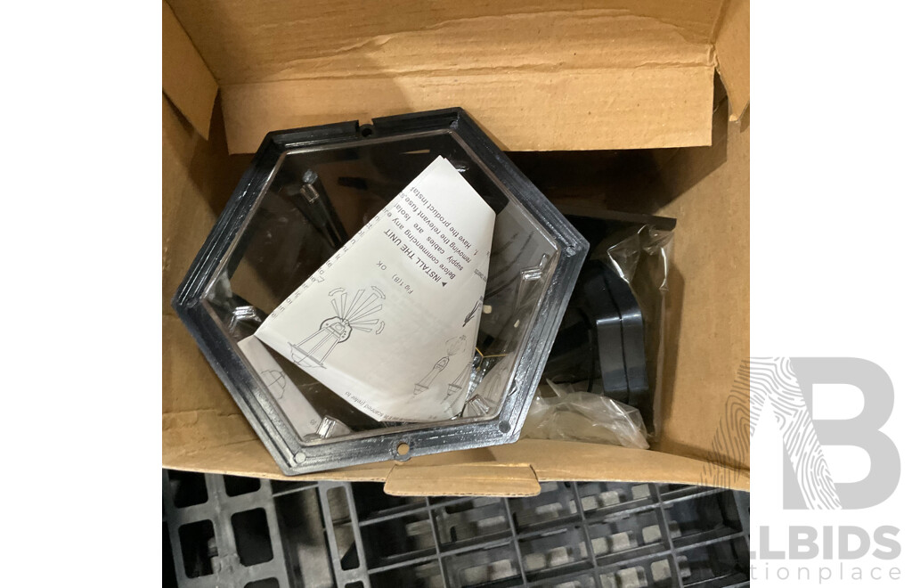 Bulk Lot - Assorted Light Fittings