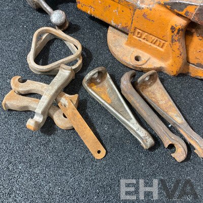 Vintage 4 1/2'' Bench Vise and Compression Tester