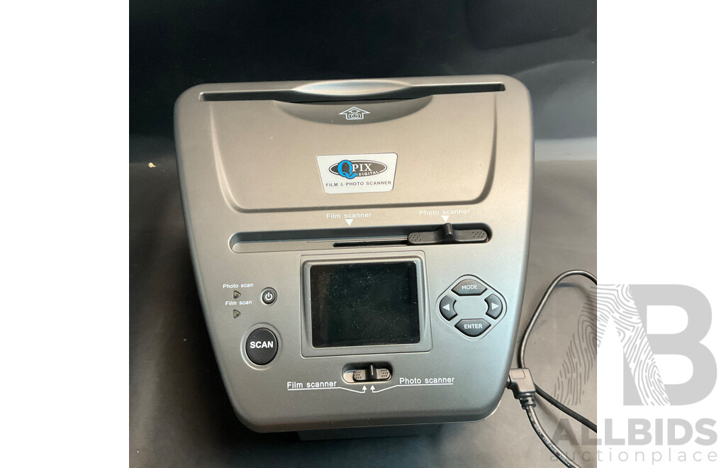 Digital (800x480) TFT LCD Monitor ,Video Projector, 4 In1 Photo Scanner