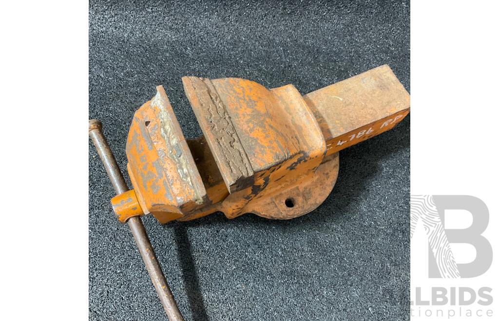 Vintage 4 1/2'' Bench Vise and Compression Tester