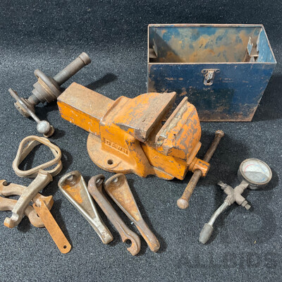 Vintage 4 1/2'' Bench Vise and Compression Tester