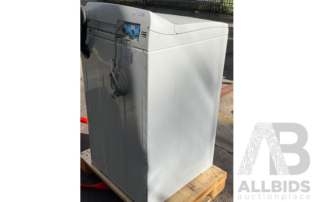 Fisher & Paykel 5.5kg Top Load  Washing Machine MW512