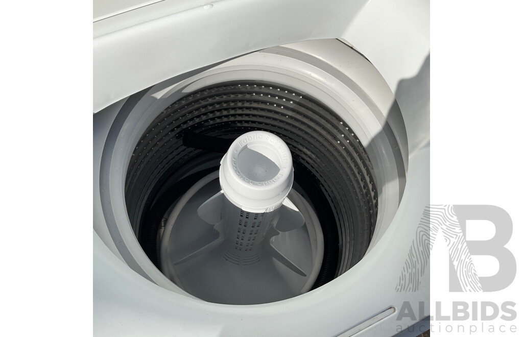 Fisher & Paykel 5.5kg Top Load  Washing Machine MW512