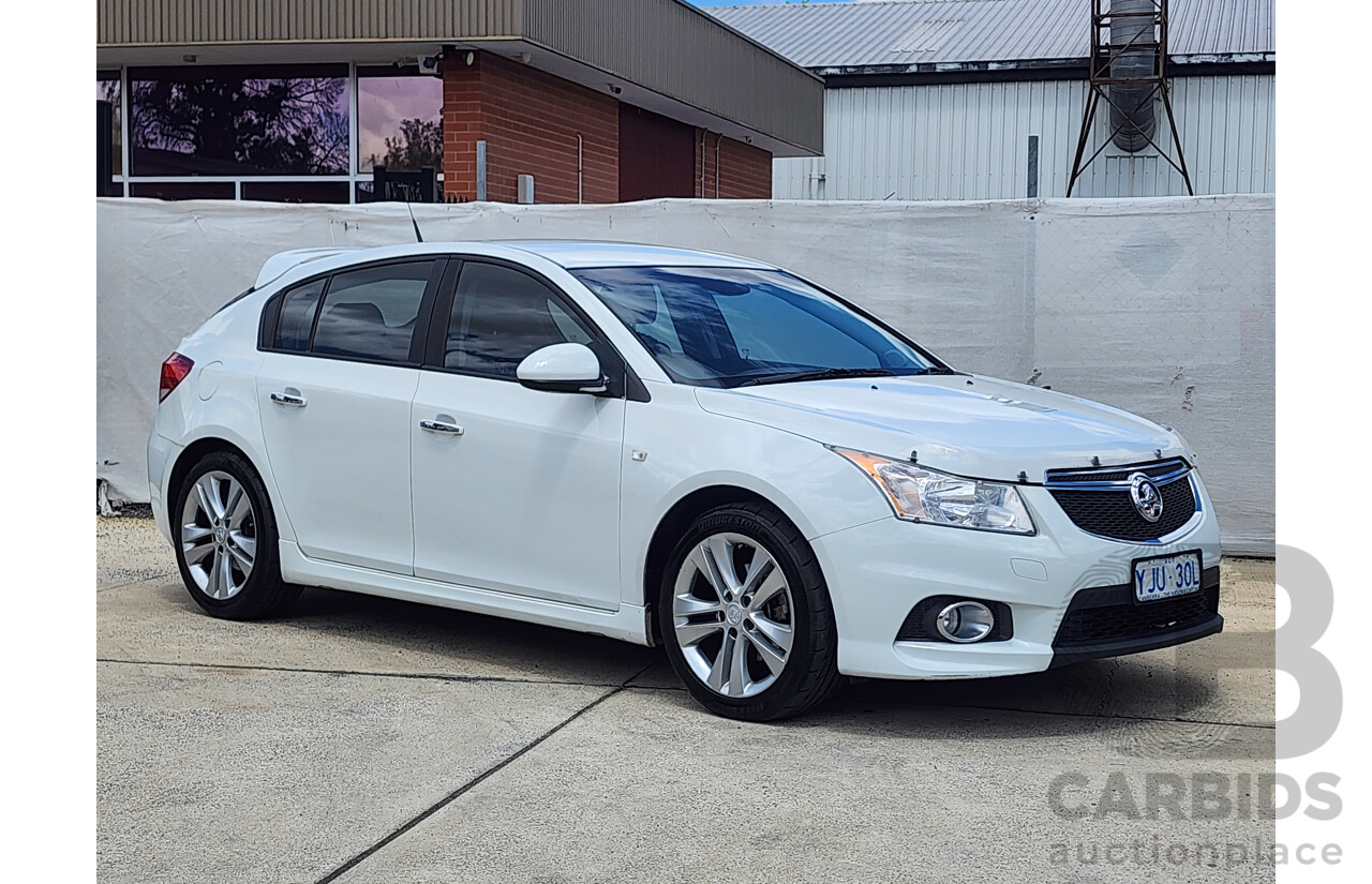 11/2013 Holden Cruze SRi V JH MY13 5d Hatchback White 1.4L