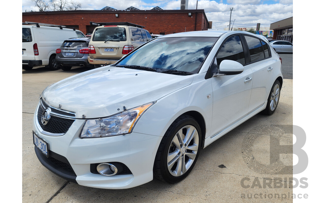 11/2013 Holden Cruze SRi V JH MY13 5d Hatchback White 1.4L