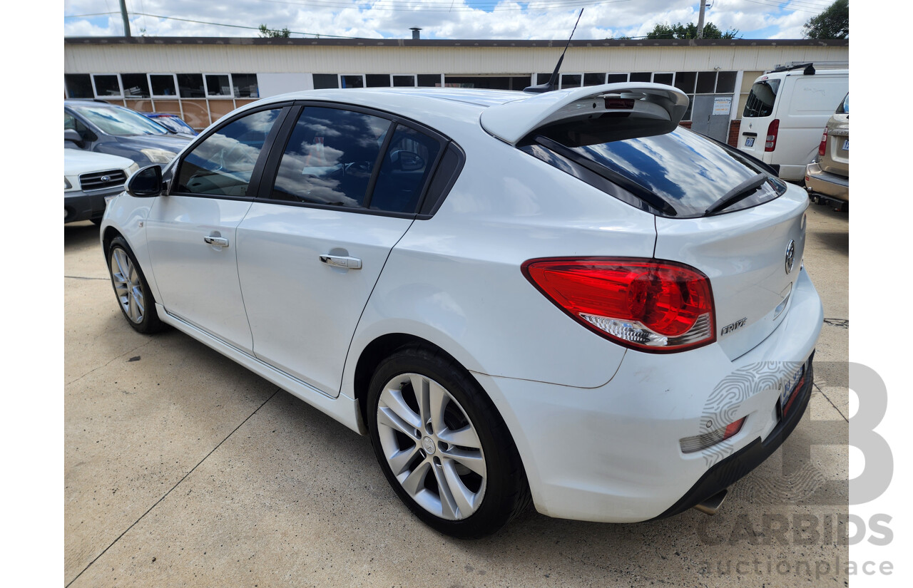 11/2013 Holden Cruze SRi V JH MY13 5d Hatchback White 1.4L
