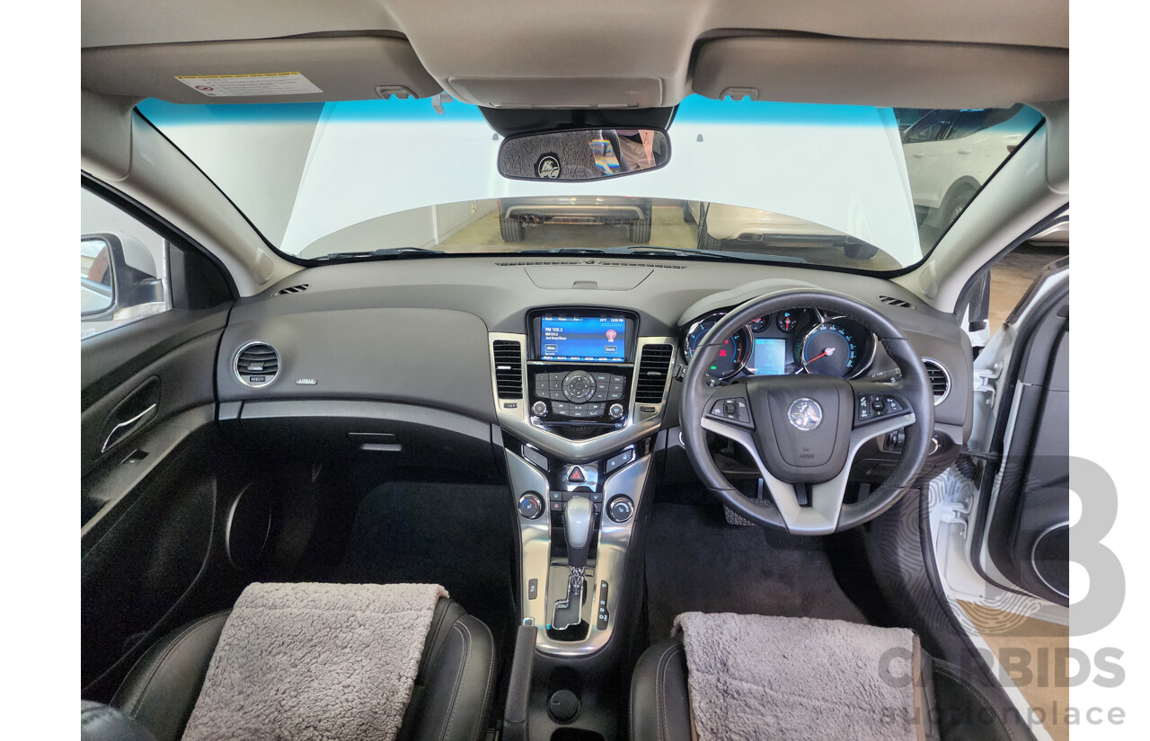 11/2013 Holden Cruze SRi V JH MY13 5d Hatchback White 1.4L