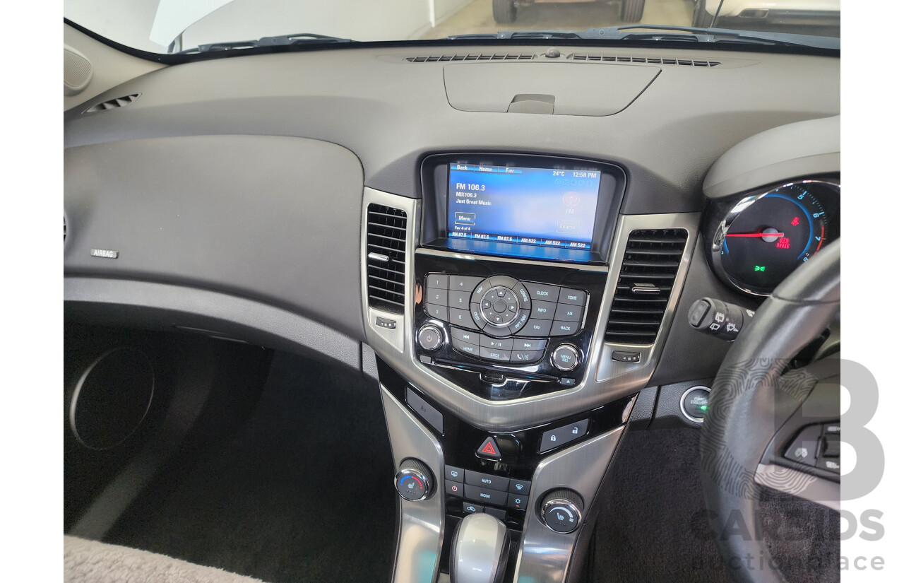 11/2013 Holden Cruze SRi V JH MY13 5d Hatchback White 1.4L