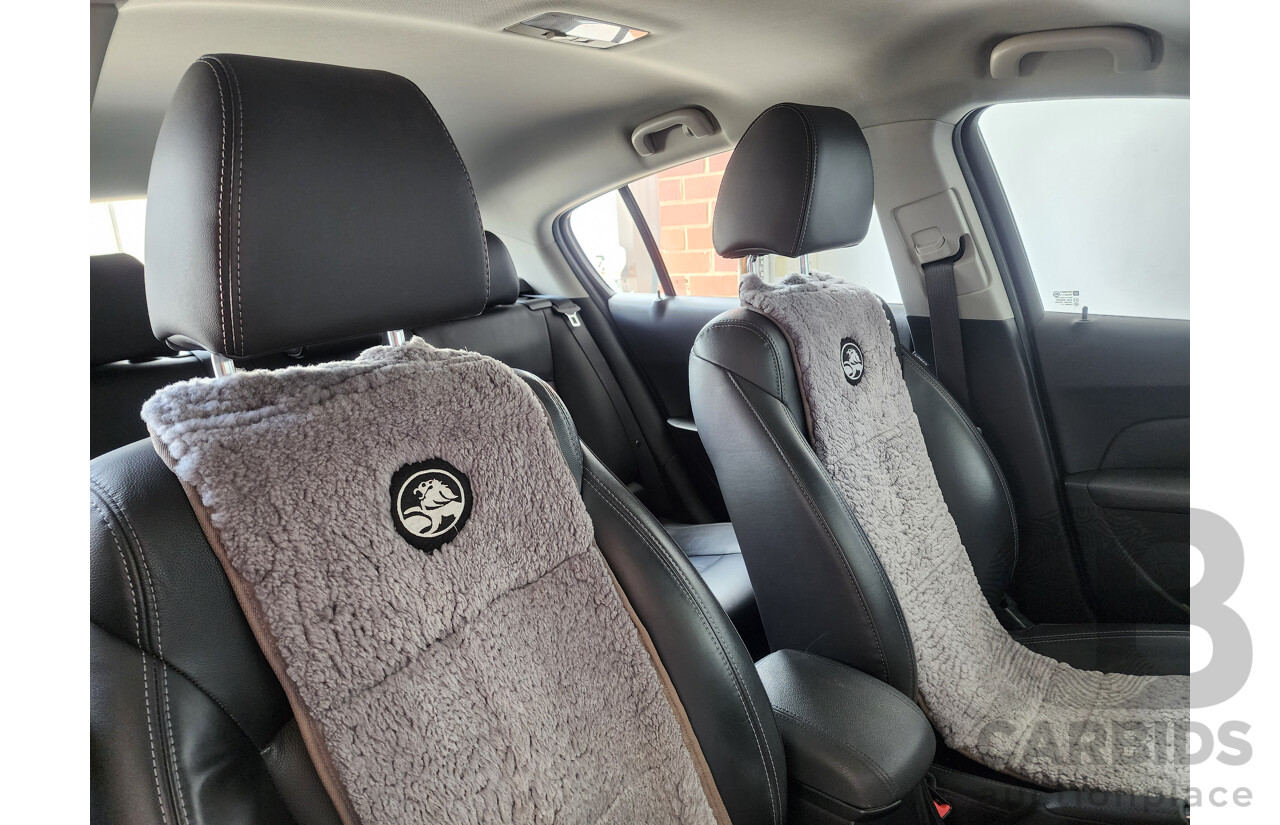 11/2013 Holden Cruze SRi V JH MY13 5d Hatchback White 1.4L