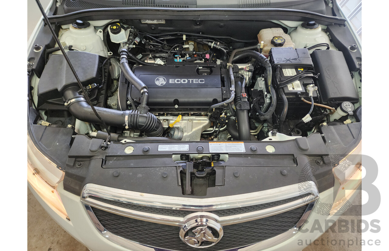 11/2013 Holden Cruze SRi V JH MY13 5d Hatchback White 1.4L