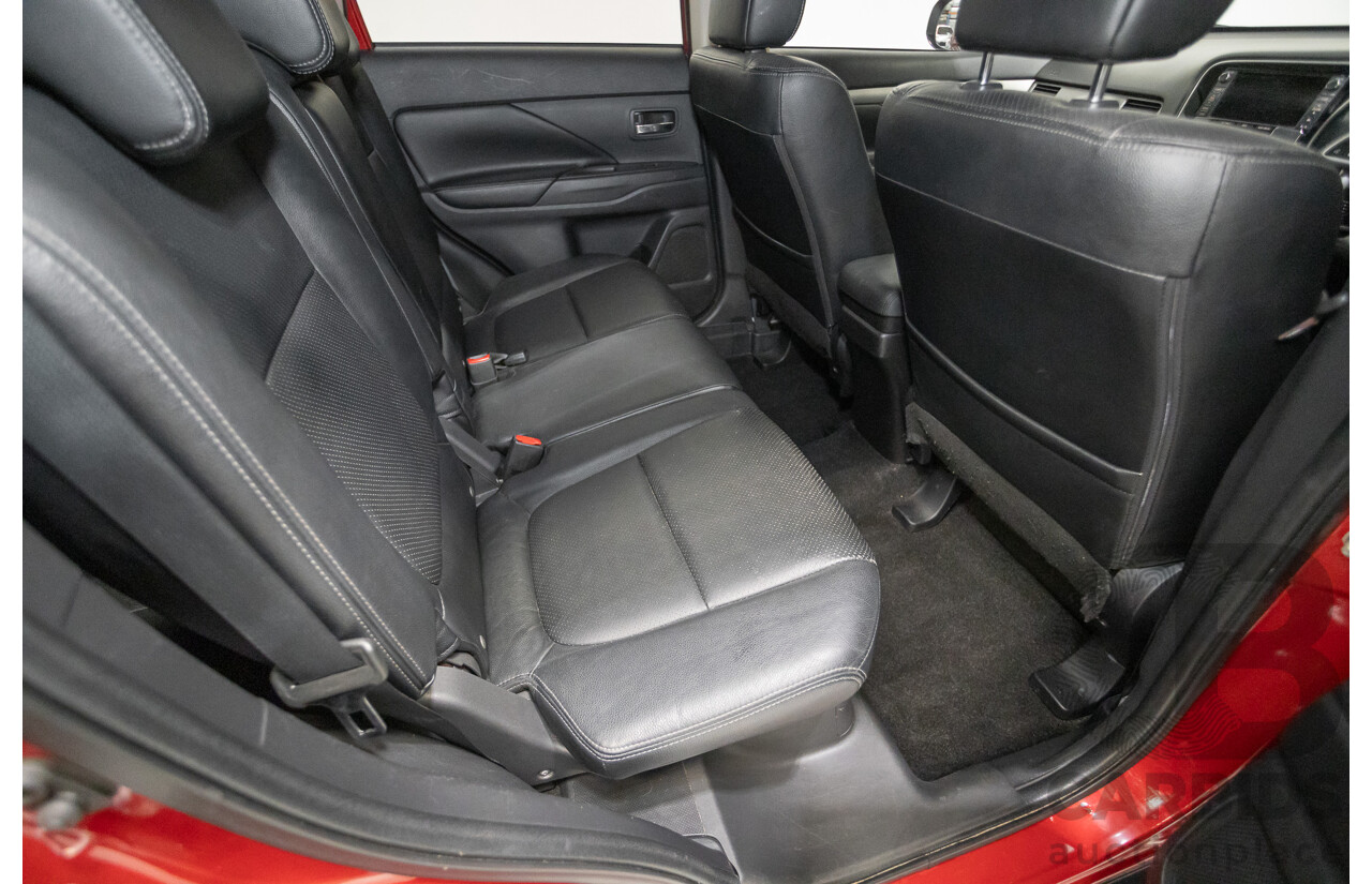 11/2014 Mitsubishi Outlander Aspire (AWD) ZJ MY14.5 4D Wagon Rally Red Metallic Turbo Diesel 2.3L