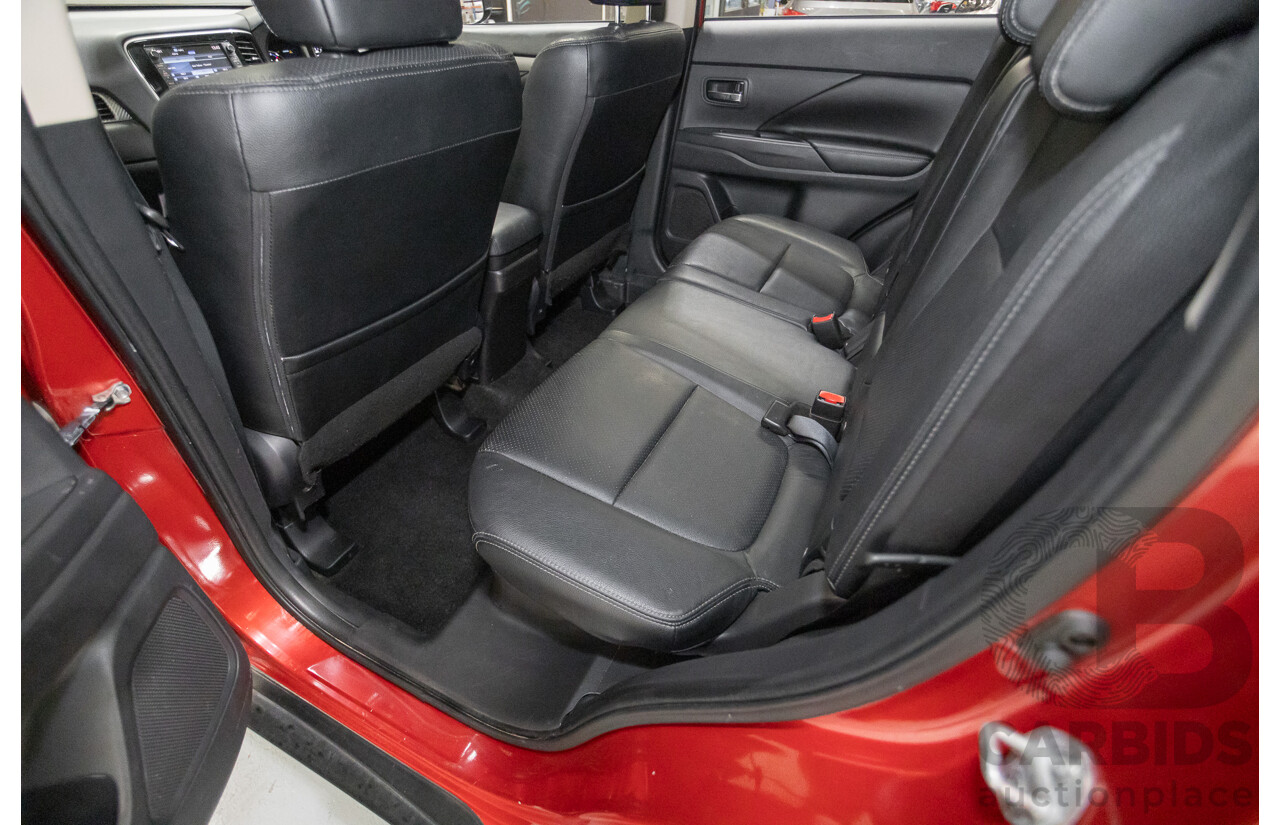 11/2014 Mitsubishi Outlander Aspire (AWD) ZJ MY14.5 4D Wagon Rally Red Metallic Turbo Diesel 2.3L