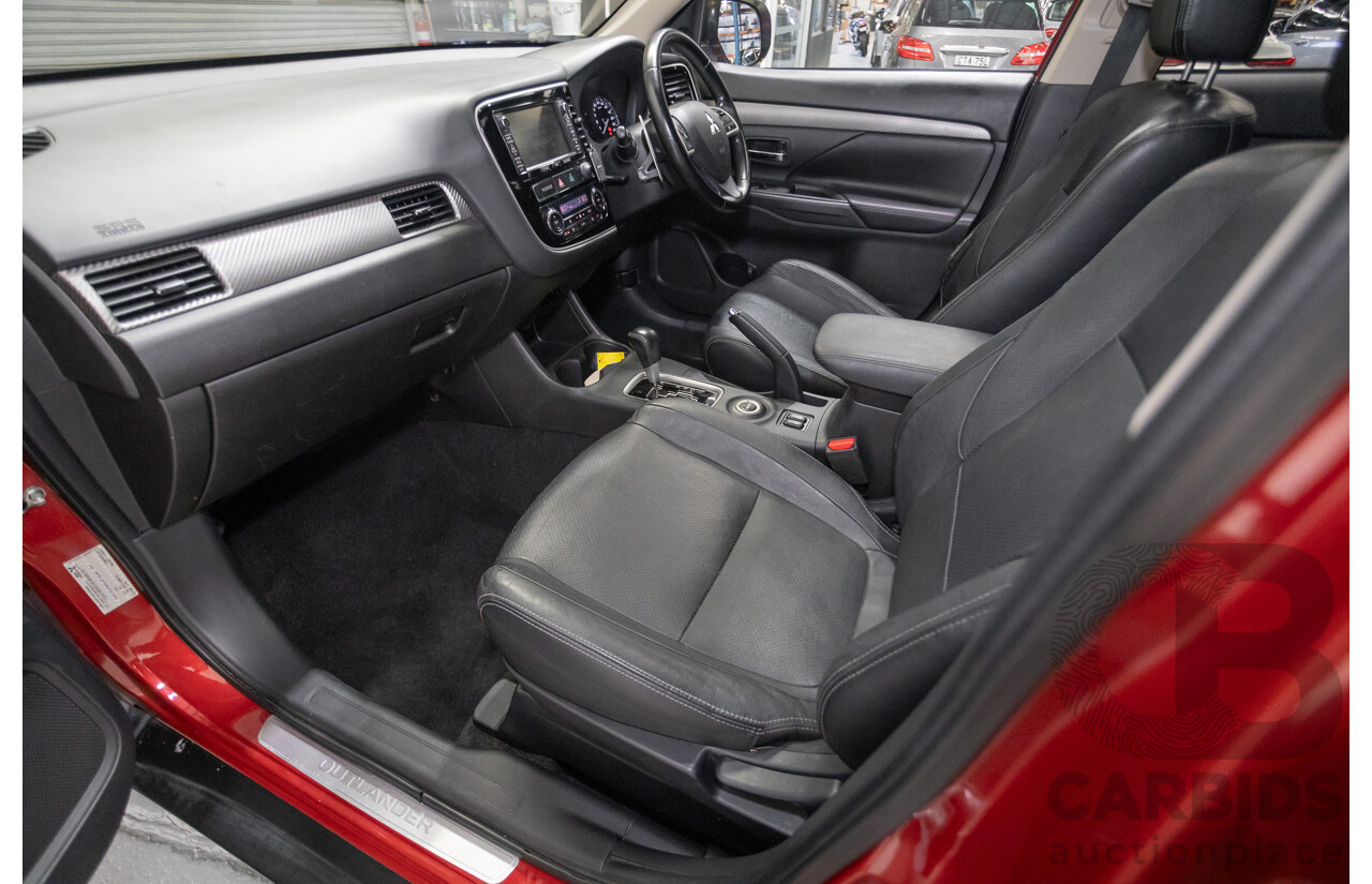 11/2014 Mitsubishi Outlander Aspire (AWD) ZJ MY14.5 4D Wagon Rally Red Metallic Turbo Diesel 2.3L
