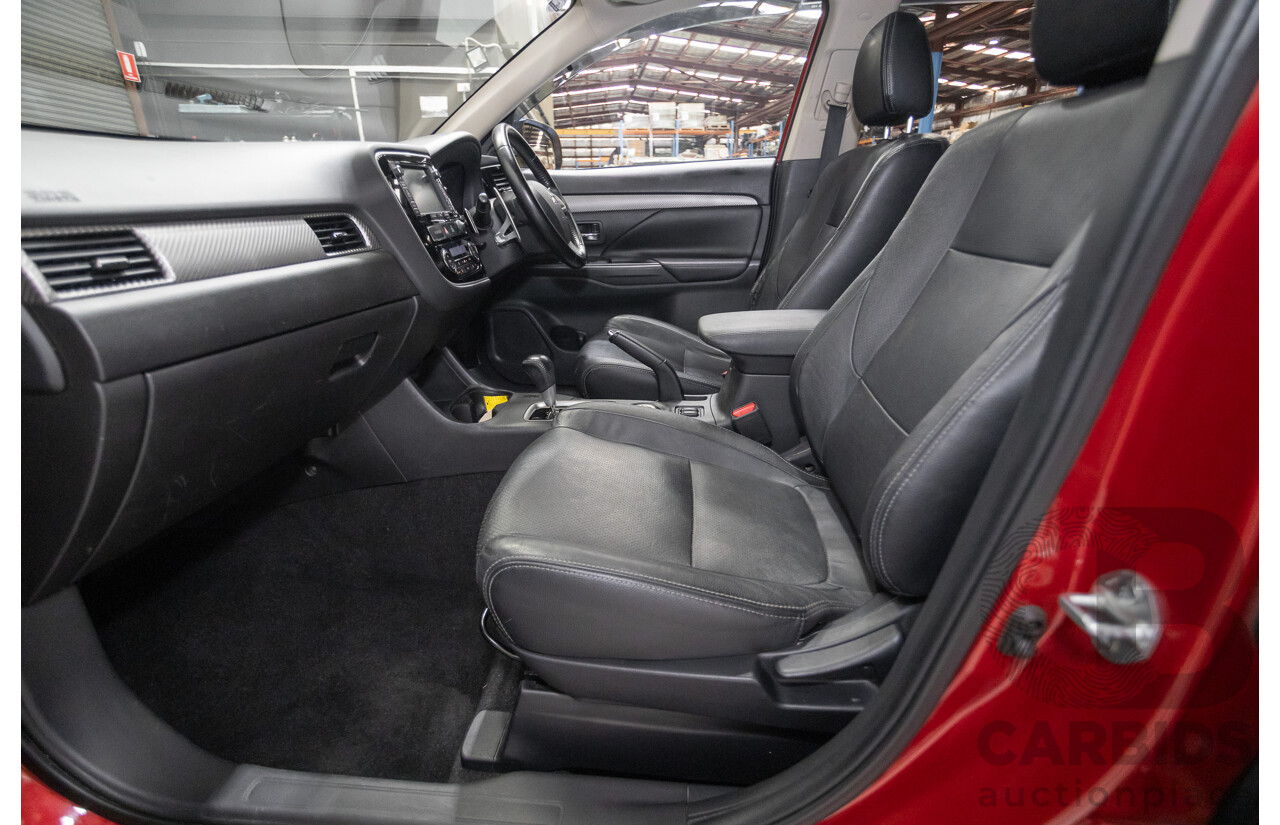 11/2014 Mitsubishi Outlander Aspire (AWD) ZJ MY14.5 4D Wagon Rally Red Metallic Turbo Diesel 2.3L