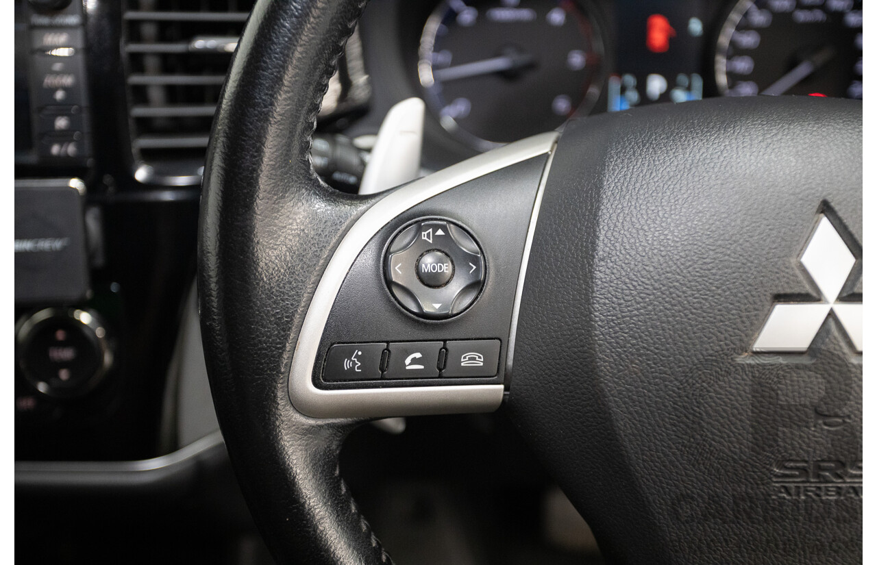 11/2014 Mitsubishi Outlander Aspire (AWD) ZJ MY14.5 4D Wagon Rally Red Metallic Turbo Diesel 2.3L