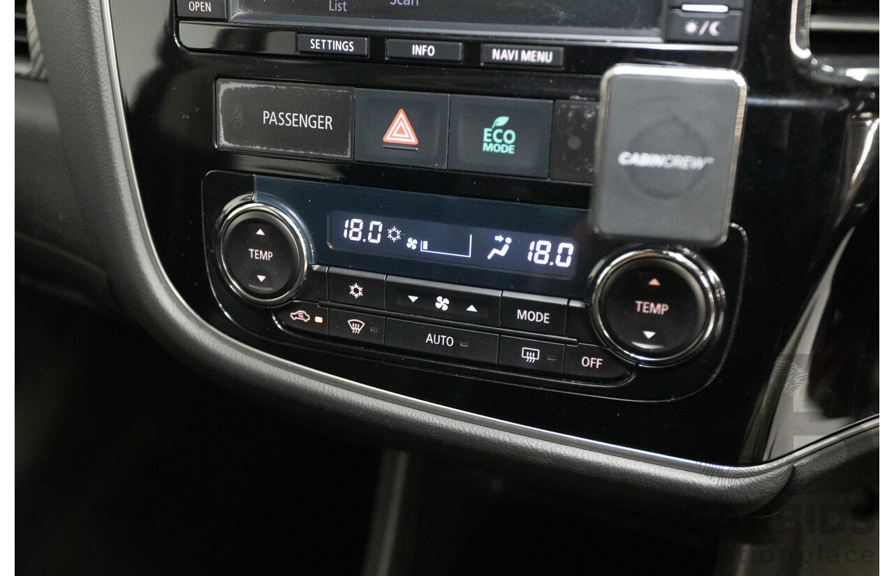 11/2014 Mitsubishi Outlander Aspire (AWD) ZJ MY14.5 4D Wagon Rally Red Metallic Turbo Diesel 2.3L