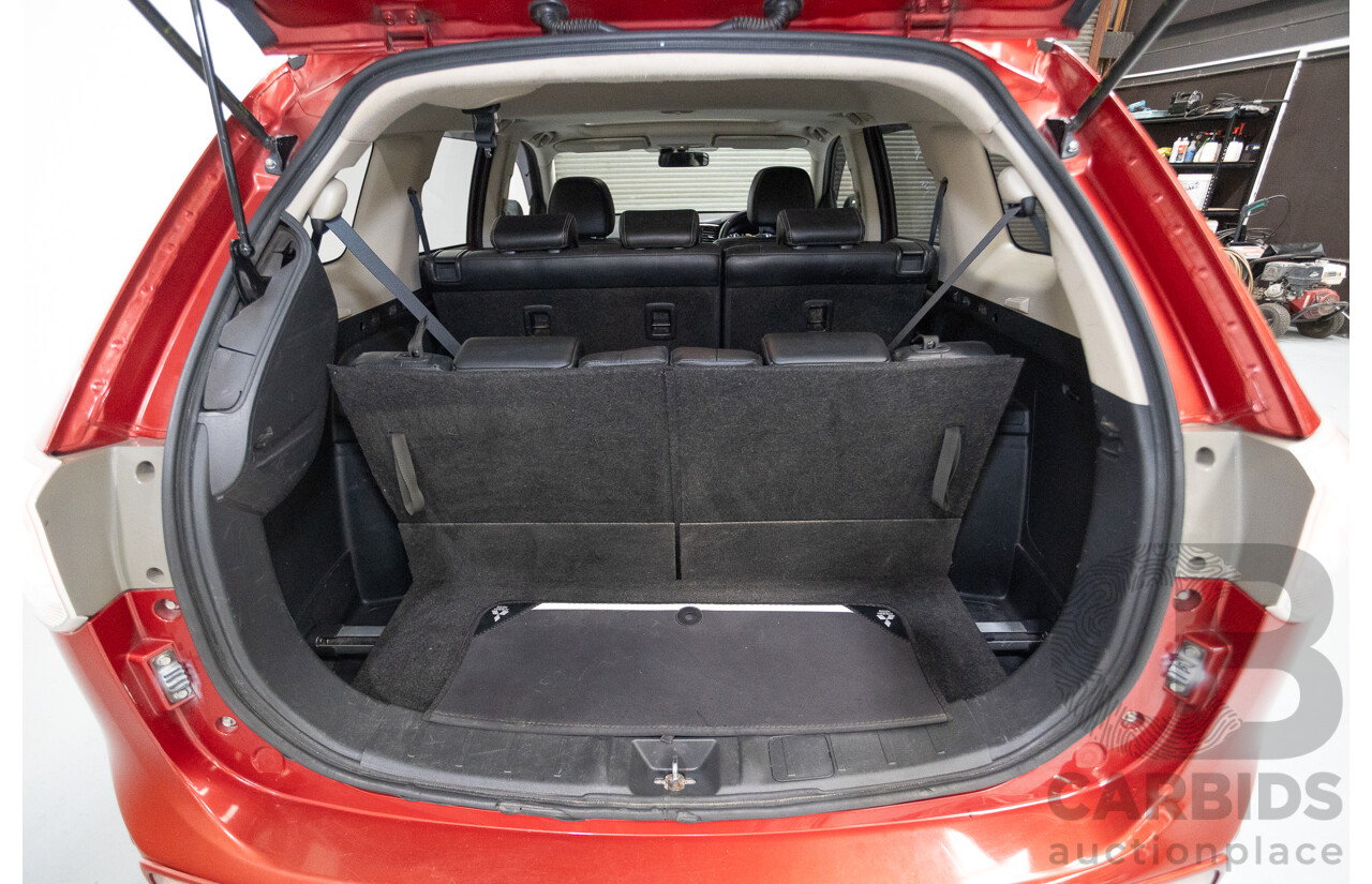 11/2014 Mitsubishi Outlander Aspire (AWD) ZJ MY14.5 4D Wagon Rally Red Metallic Turbo Diesel 2.3L